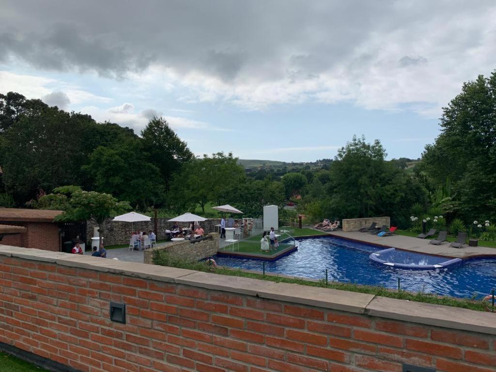 Hotel Marfrei Hinojedo Kültér fotó