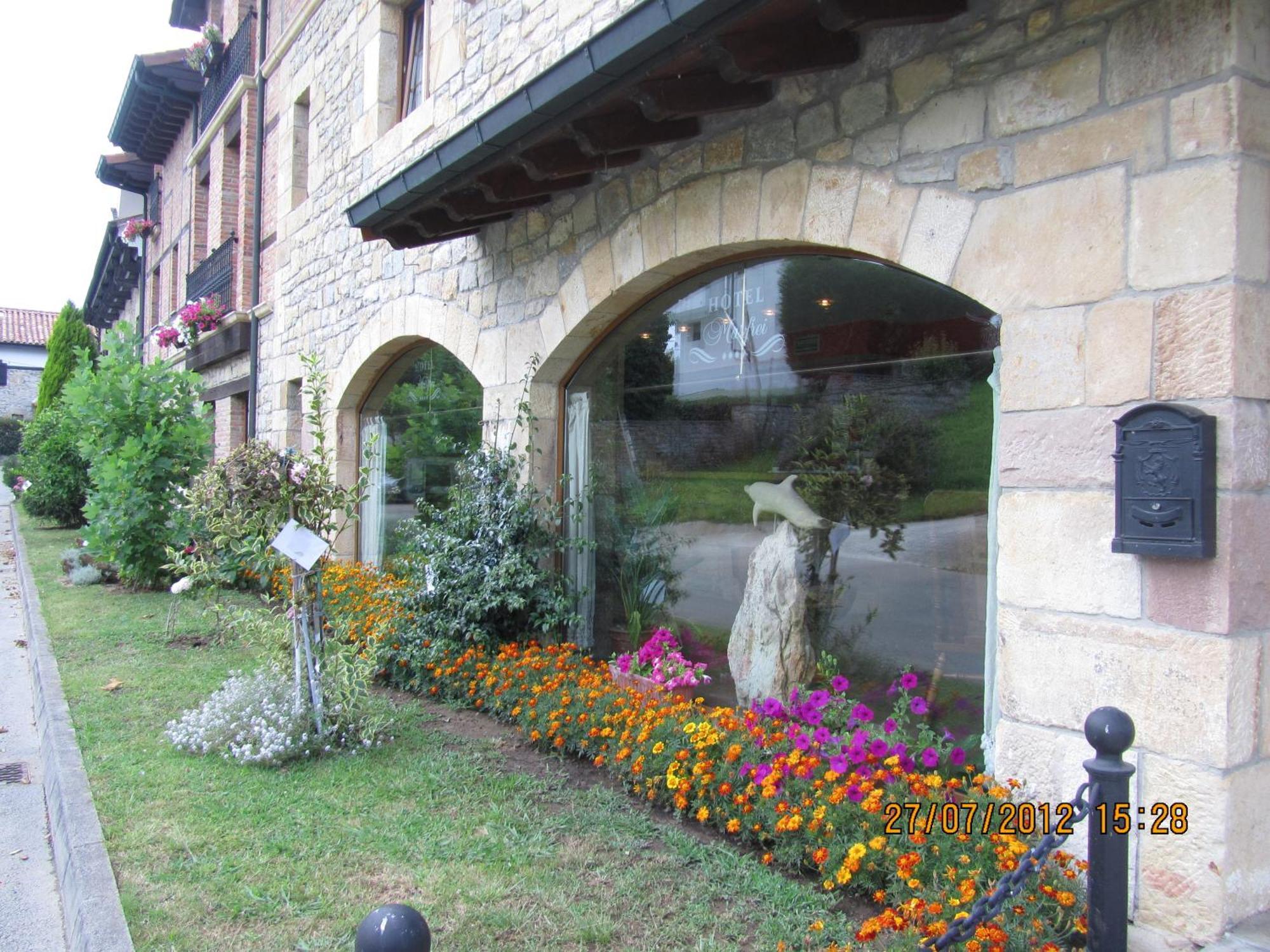 Hotel Marfrei Hinojedo Kültér fotó