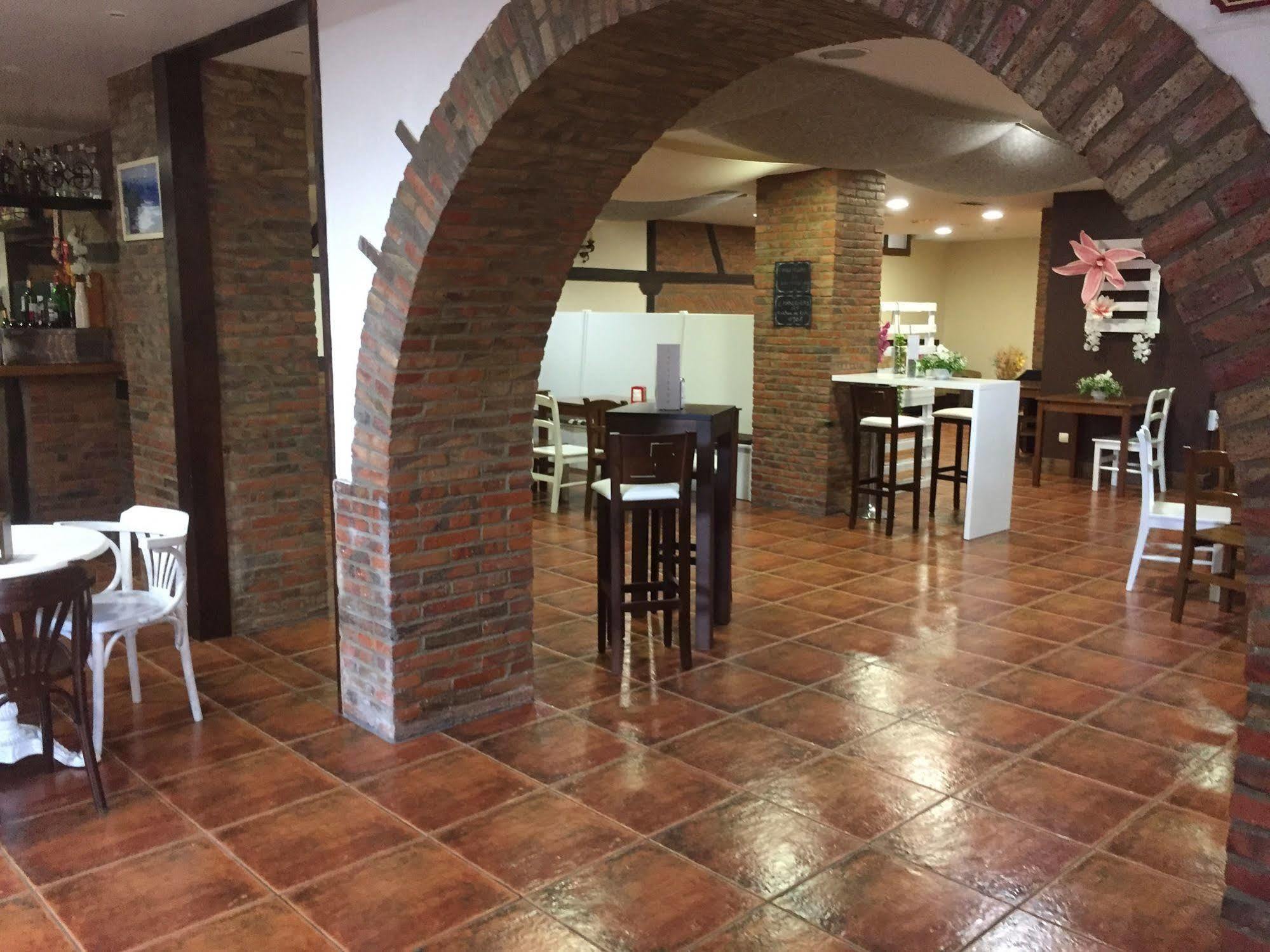 Hotel Marfrei Hinojedo Kültér fotó