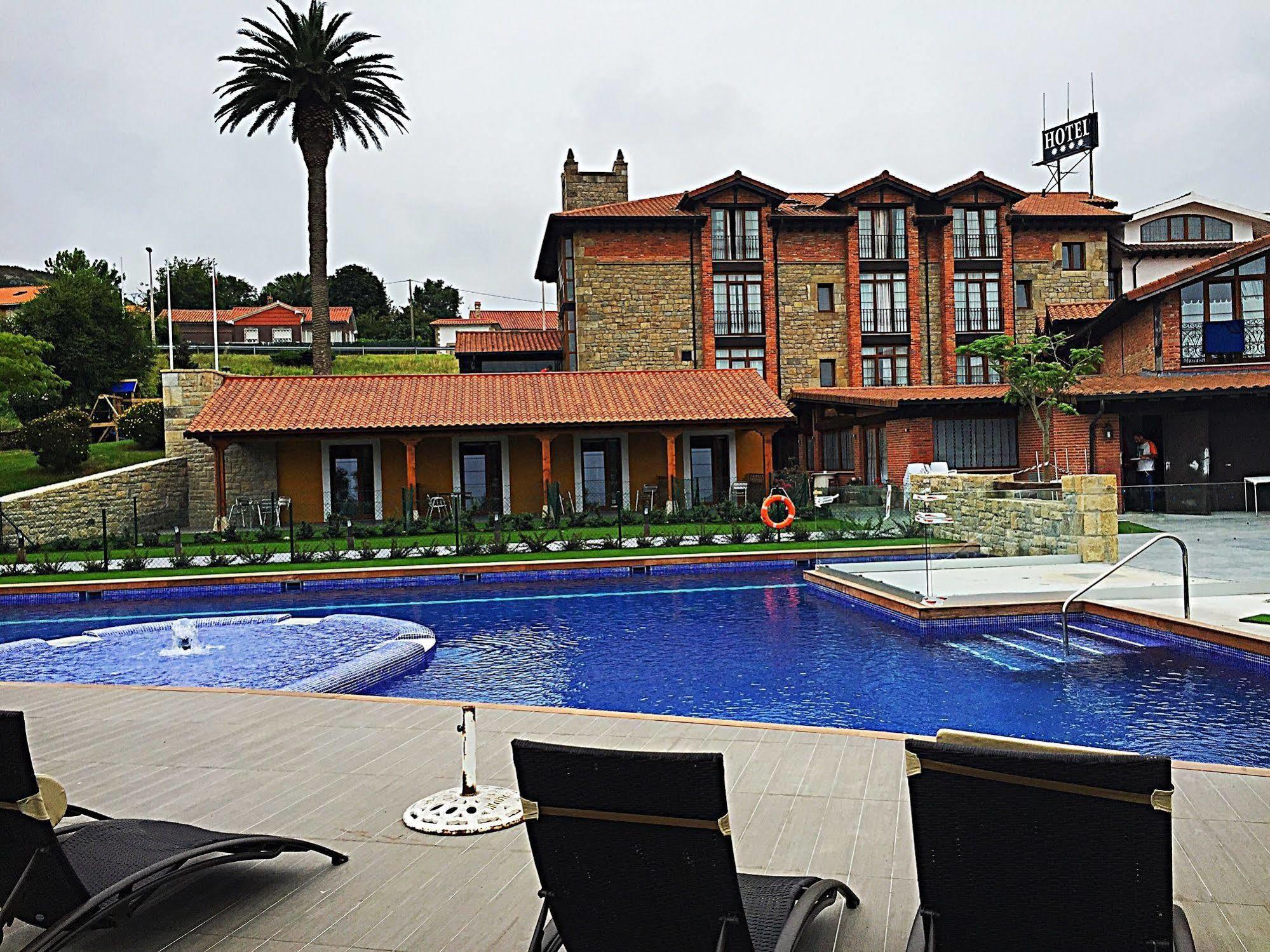 Hotel Marfrei Hinojedo Kültér fotó